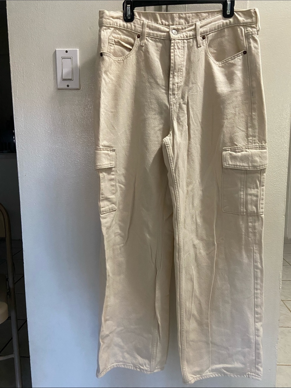 Old Navy Cream Wide-Leg Cargo Jeans